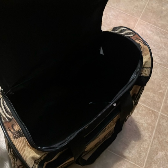 Dove tapestry Safari pattern travel tote - Picture 8 of 10